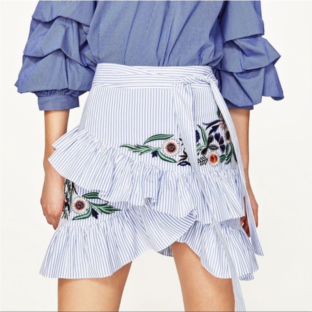 Zara Embroidered ruffle striped mini skirt